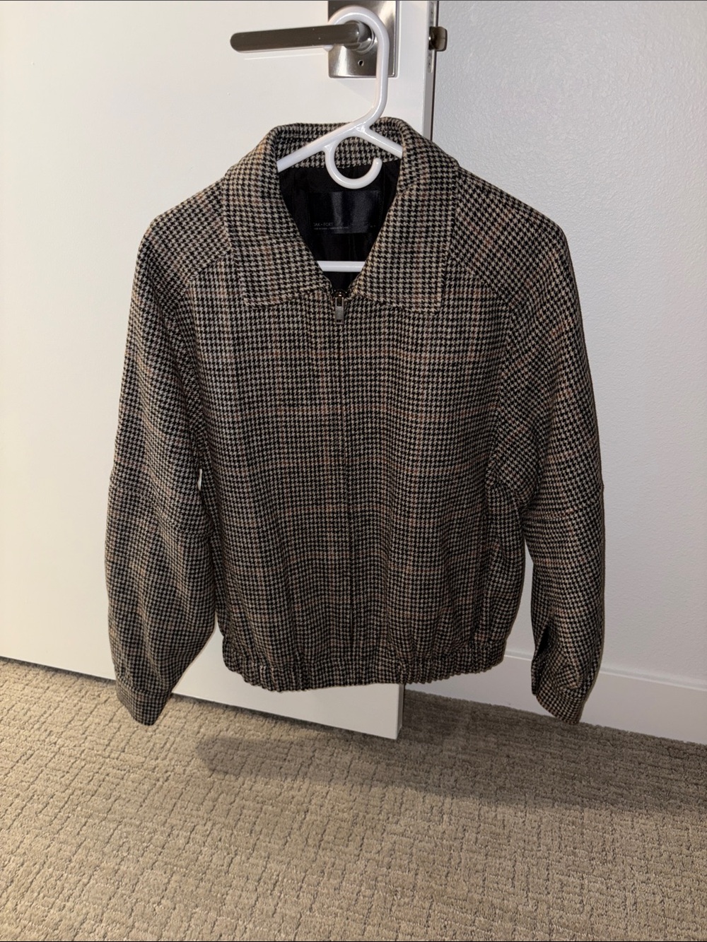 OAK + FORT Classic Houndstooth Zip-Front Jacket in Black and Brown